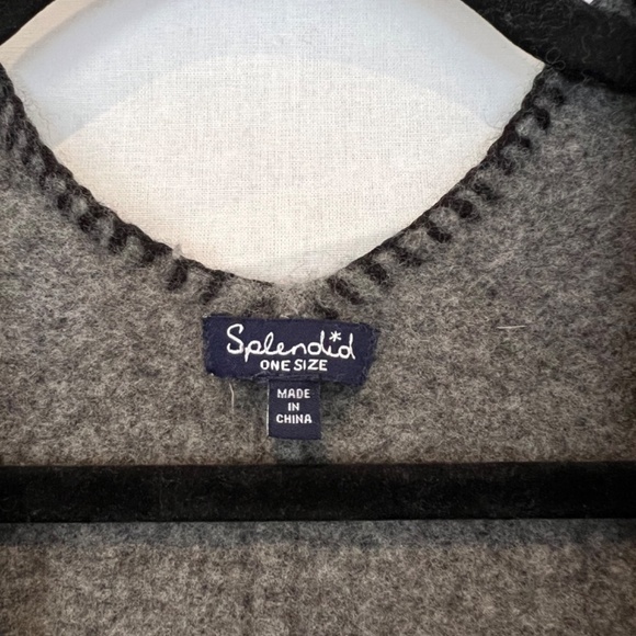 Splendid - Aztec Poncho O/S Women's Knit Cape - Grey/Red - Western - Wool Blend - Picture 6 of 10